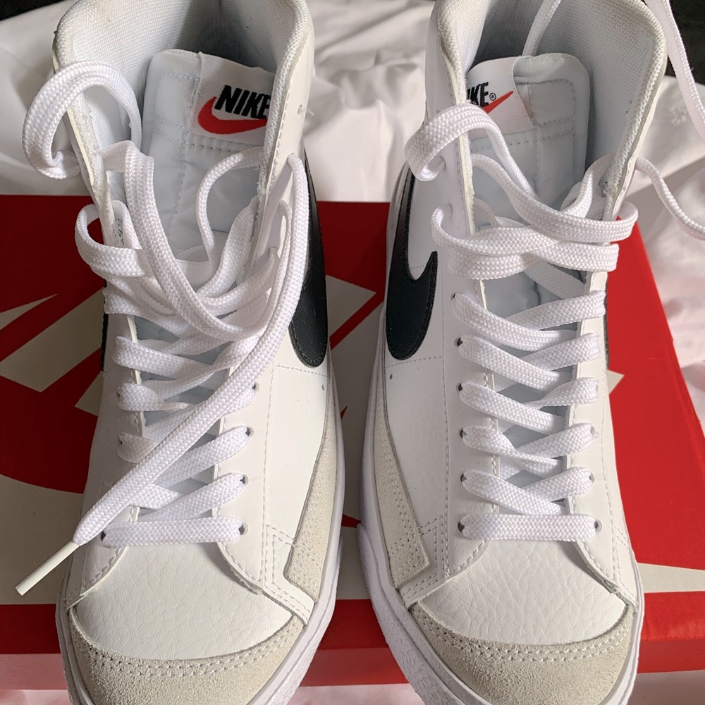 Nike Blazer Mid ‘77 (GS) Size 6Y